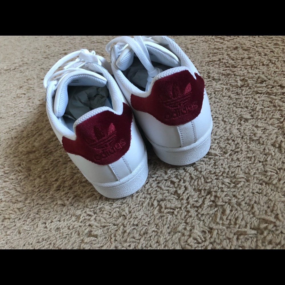 Adidas Superstar Women’s Size 9